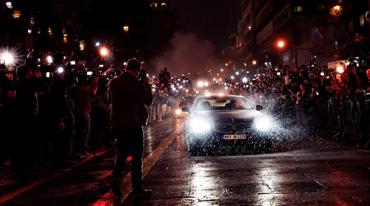 娱乐圈男艺人在瓜田里的精彩变化让人对明星刮目相看